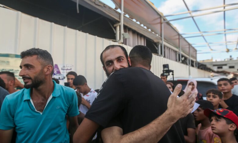 إسرائيل تفرج عن 9 فلسطينيين من غزة بعد تعذيبهم في سجونها | أخبار