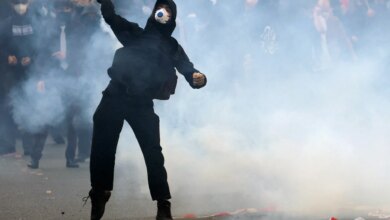 احتجاجات فرنسا تضغط على الموازنة وتربك خطط خفض الإنفاق | اقتصاد