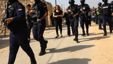 الأمن الأردني: ضبط بالونات حرارية تحمل أسلحة نارية في الكرك | أخبار