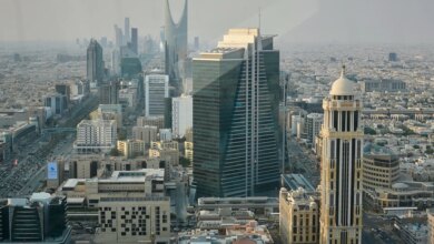 السعودية تعترض صاروخا حوثيا باتجاه الرياض واشتباكات عنيفة في تعز | أخبار
