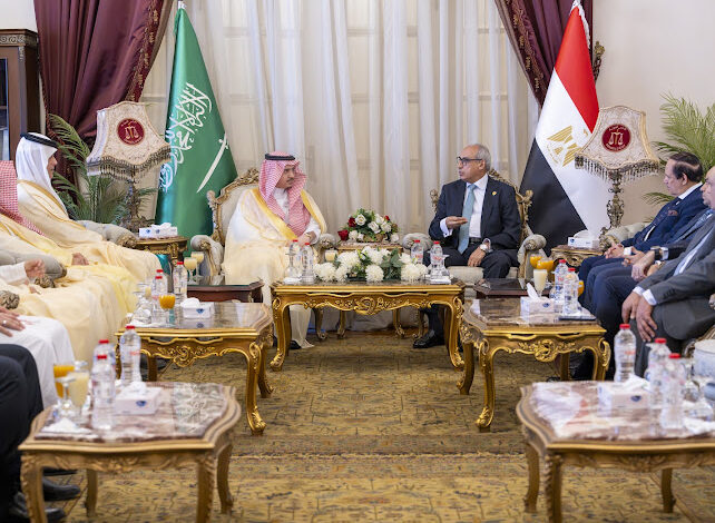 المملكة توقّع وثيقة الانضمام إلى عضوية الاتحاد العربي للقضاء الإداري في القاهرة