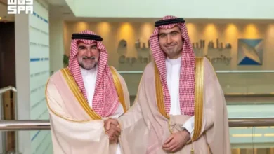 رئيس هيئة السوق المالية ومحافظ صندوق الاستثمارات العامة يستعرضان تعزيز التعاون بين الجانبين في عدد من المجالات