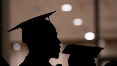 رسوم بـ70 ألف دولار.. إدارة ترمب تضيّق الخناق على عمل الطلاب الدوليين | أخبار