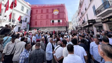 طالبوا برحيل السلطة واستعادة الحريات.. آلاف التونسيين يحتجون من جديد | سياسة