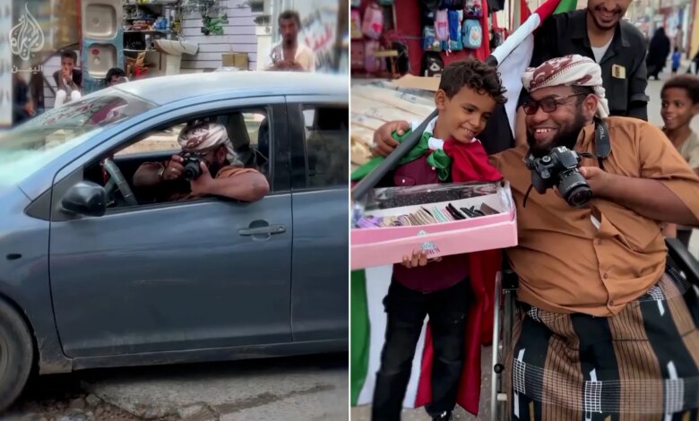 على كرسيه المتحرك.. يمني يرصد مخالفات مدينته ويوثق جمالها بالكاميرا | منوعات