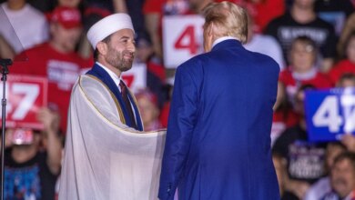 من ترمب إلى الديمقراطيين.. ما سر التحول في موقف العرب الأمريكيين؟ | سياسة
