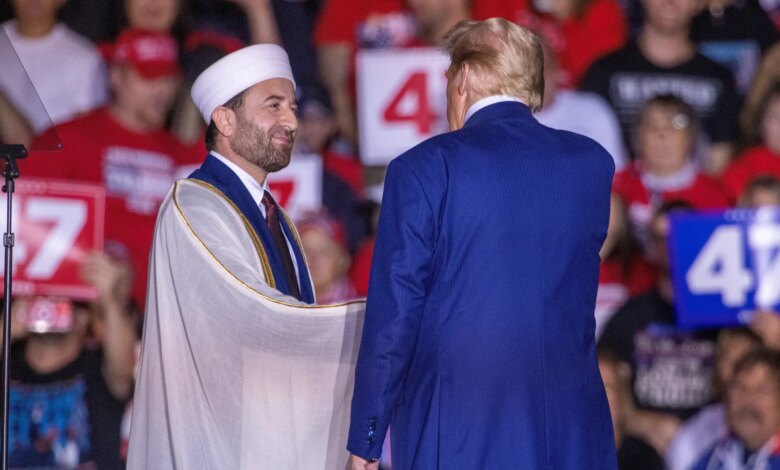 من ترمب إلى الديمقراطيين.. ما سر التحول في موقف العرب الأمريكيين؟ | سياسة
