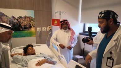 وزير الصحة يتفقد مصابي الاعتداء الحوثي على مطار الملك خالد